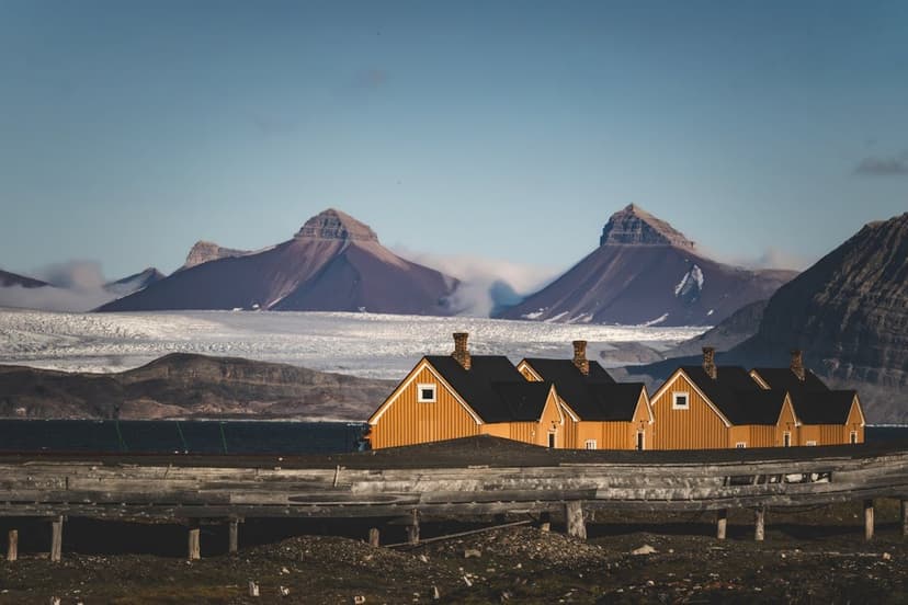Where the Midnight Sun Hides: A Winter Journey Through Svalbard
